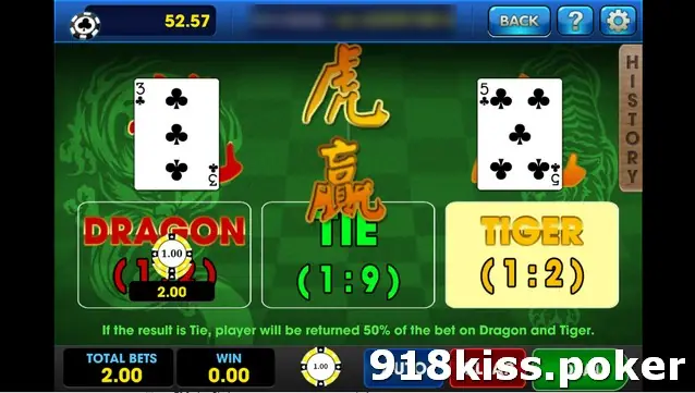Tiger Dragon on 3Win8 with a 3 of clubs on the Dragon side, a 5 of clubs on the Tiger side and the Chinese characters for Tiger wins in the centre